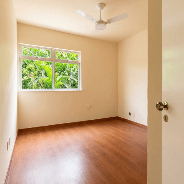 Quarto 2 com janelas em alumínio