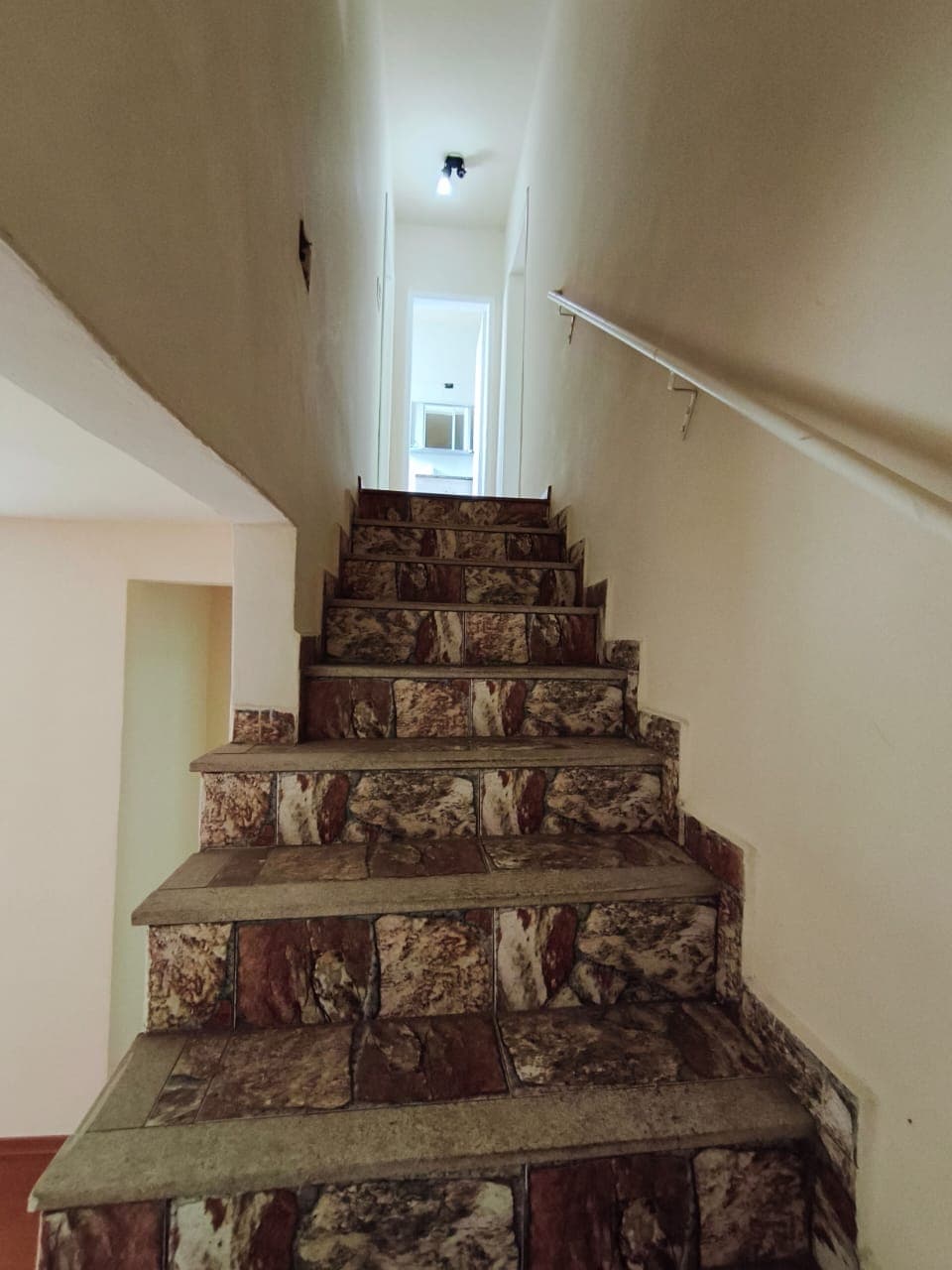 Escada de acesso interna